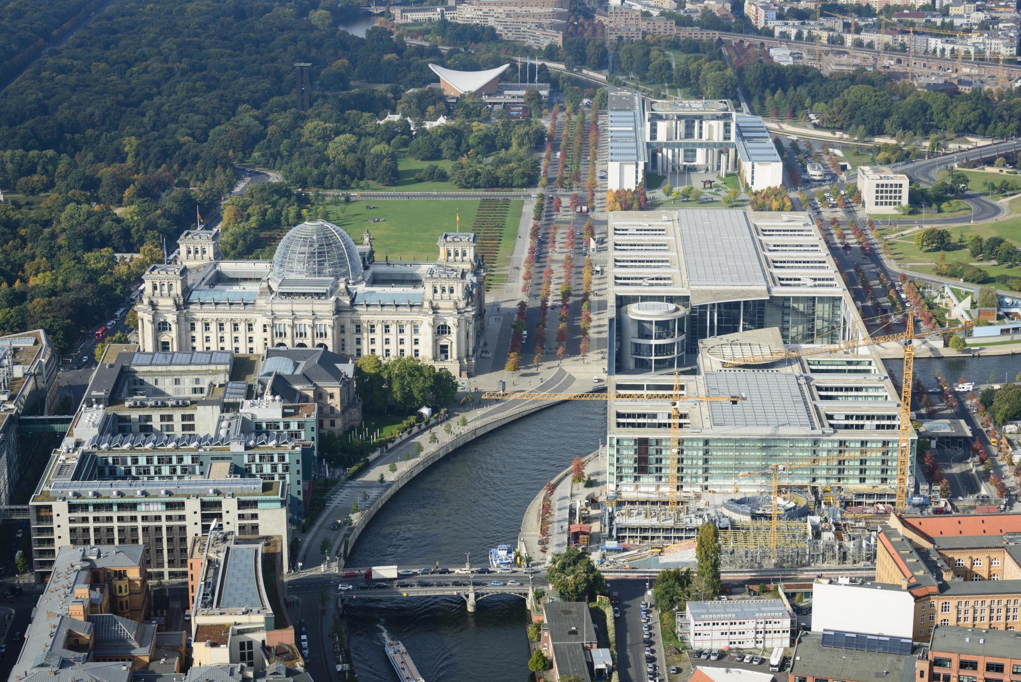 Berlin Insights: Politics, History, and the Road to Freedom