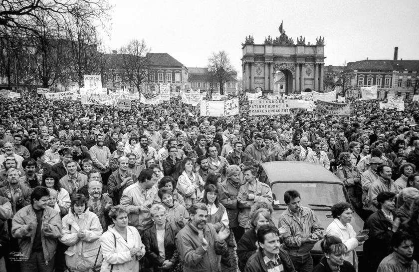 Demonstrationen auf dem Platz der Nationen in Potsdam, 4. November 1989
