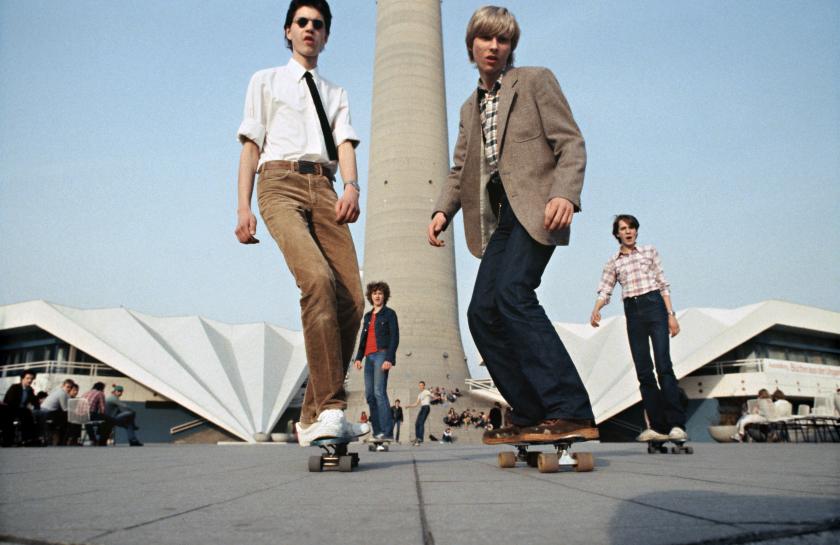 Skater am Alexanderplatz in Berlin.